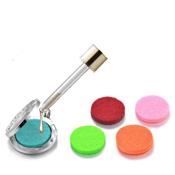 Paw Aroma Therapy Essential Oil Diffuser Necklace - Picture 5 of 9